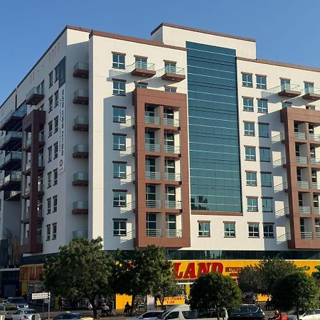 Backpackers Heaven ! 18 Beds In A 2 Bedroom Apartment In Front Of Union Metro Station Diera Dubai Bagian luar foto