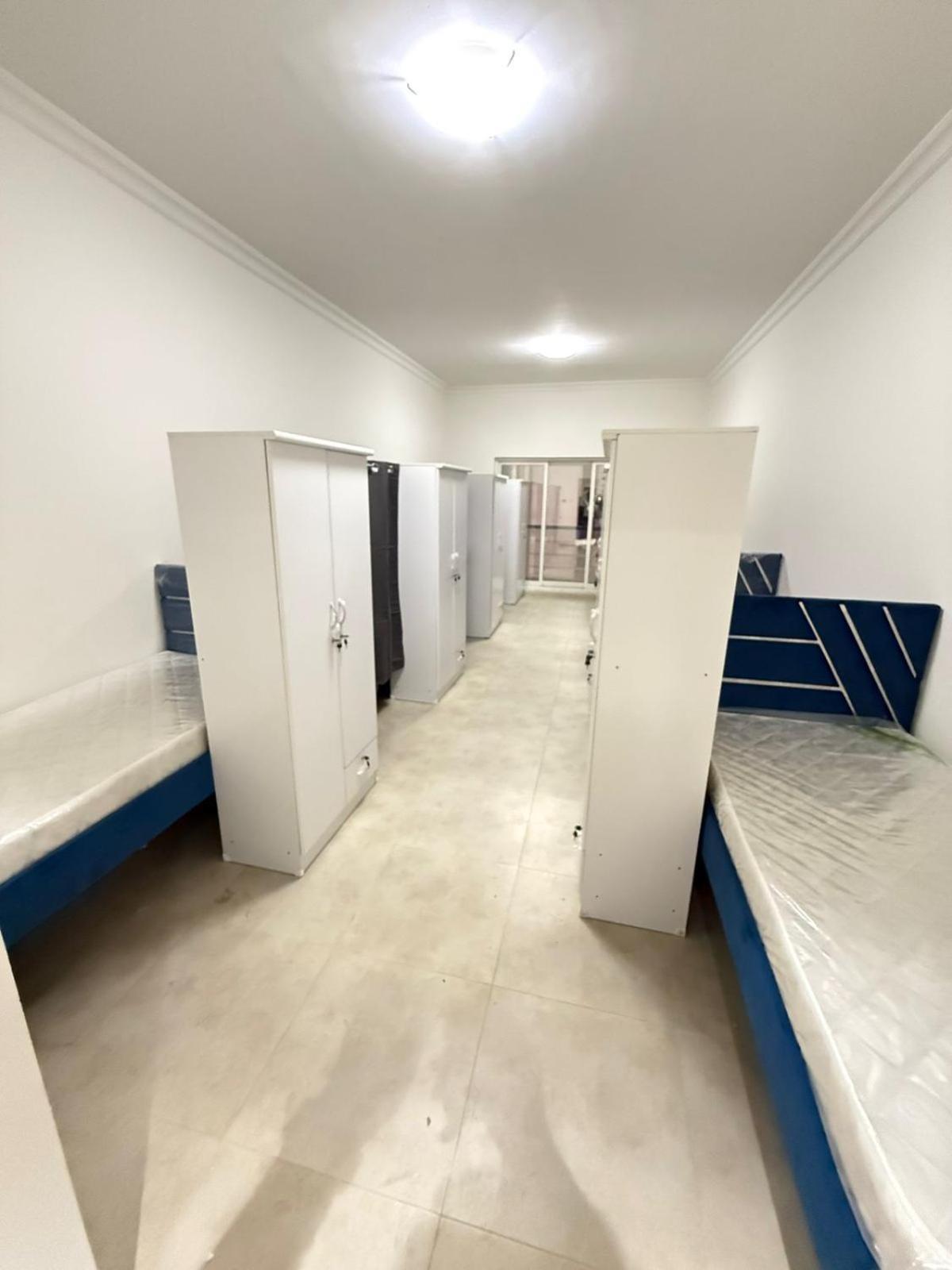 Backpackers Heaven ! 18 Beds In A 2 Bedroom Apartment In Front Of Union Metro Station Diera Dubai Bagian luar foto