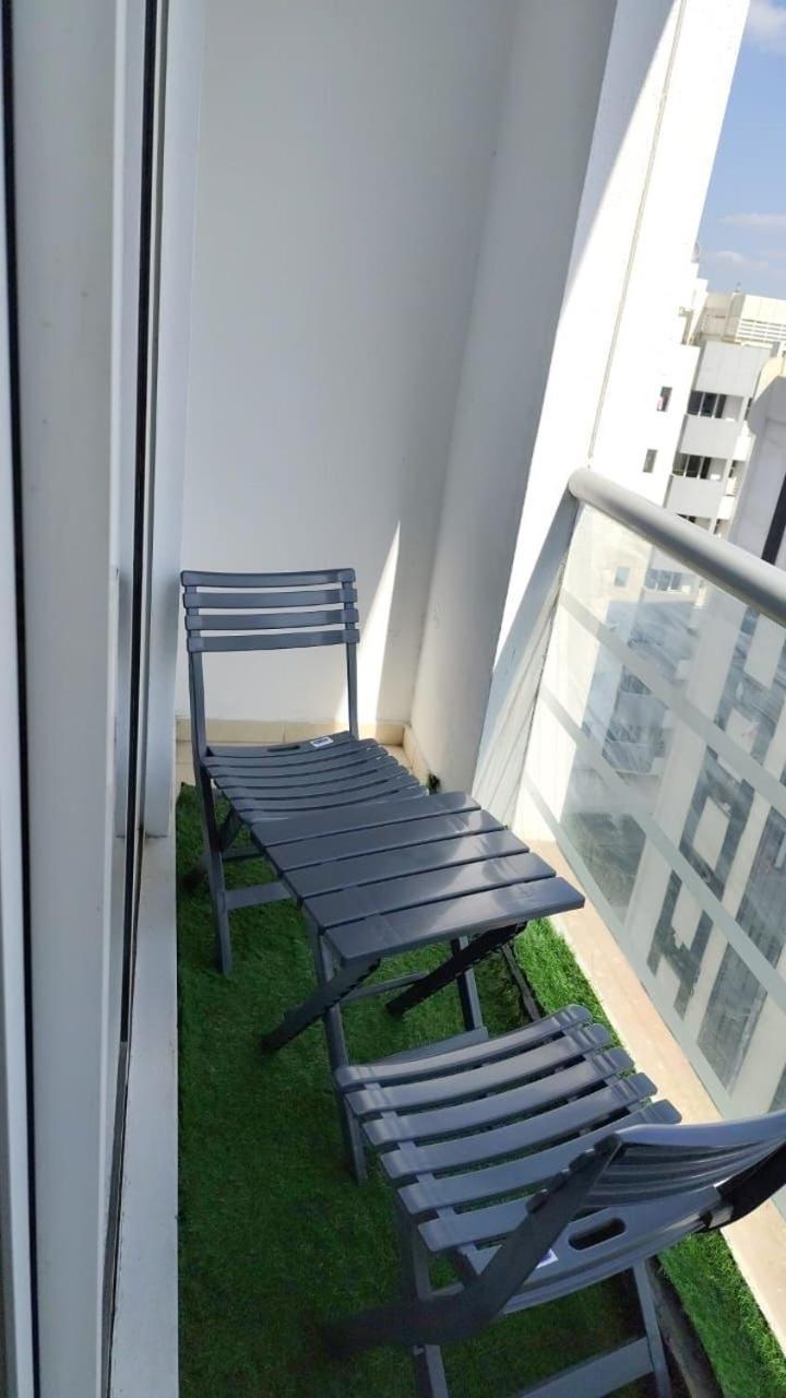 Backpackers Heaven ! 18 Beds In A 2 Bedroom Apartment In Front Of Union Metro Station Diera Dubai Bagian luar foto