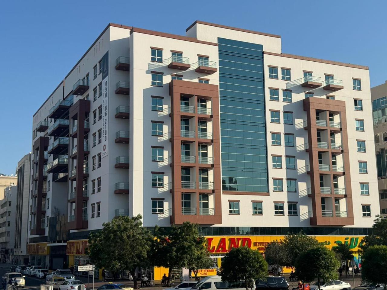 Backpackers Heaven ! 18 Beds In A 2 Bedroom Apartment In Front Of Union Metro Station Diera Dubai Bagian luar foto